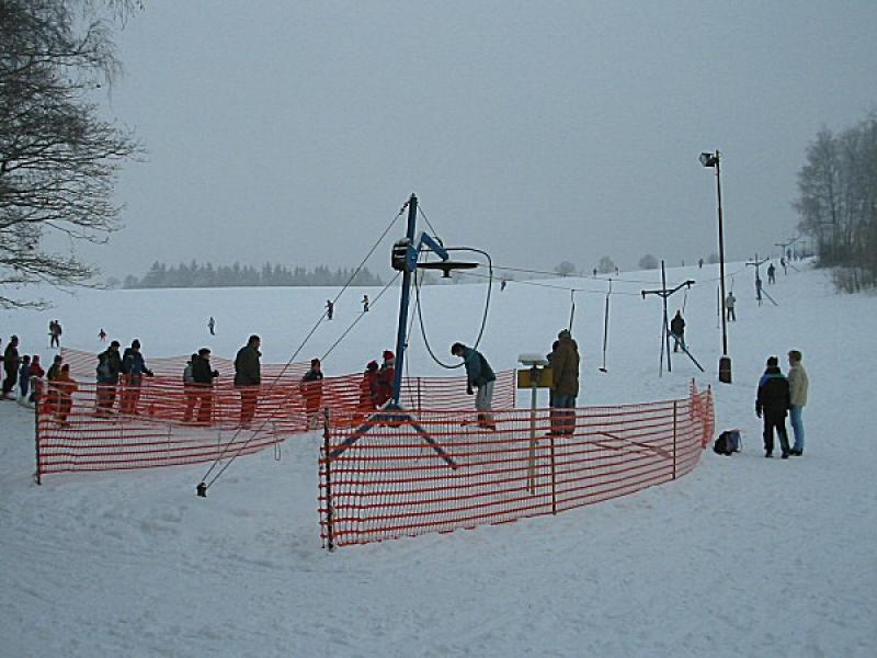 piste de ski dans le village de Pecka